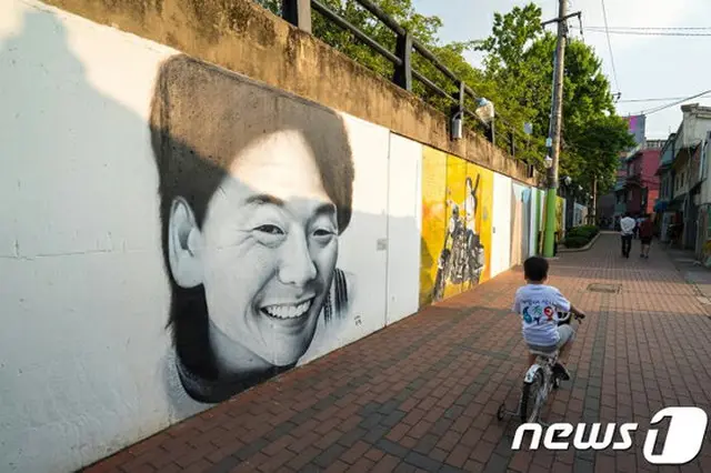 韓国歌手故キム・グァンソク（享年31）の一人娘ソヨンさんが10年前に死亡していたことが分かった。