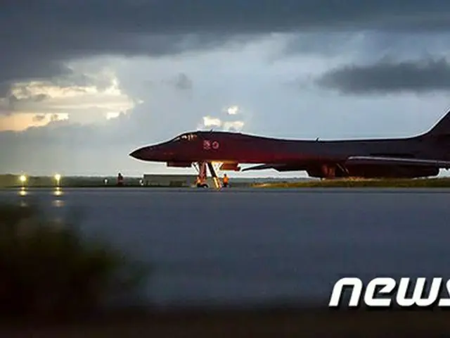 北、米戦略爆撃機に地対空ミサイルレーダーを稼働 ”一触即発”