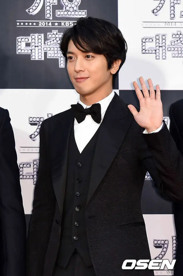 「CNBLUE」のジョン・ヨンファがデビュー8周年を迎えたことを告げ、感謝のメッセージを伝えた。（提供:OSEN）