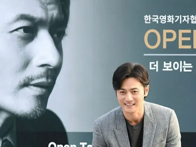 韓国俳優チャン・ドンゴン（45）が「第22回釜山国際映画祭」(BIFF)の開幕式後、所属事務所仲間の「少女時代」ユナ（27）、「SHINee」ミンホ（25）と共に“打ち上げ”をおこなったと明かした。