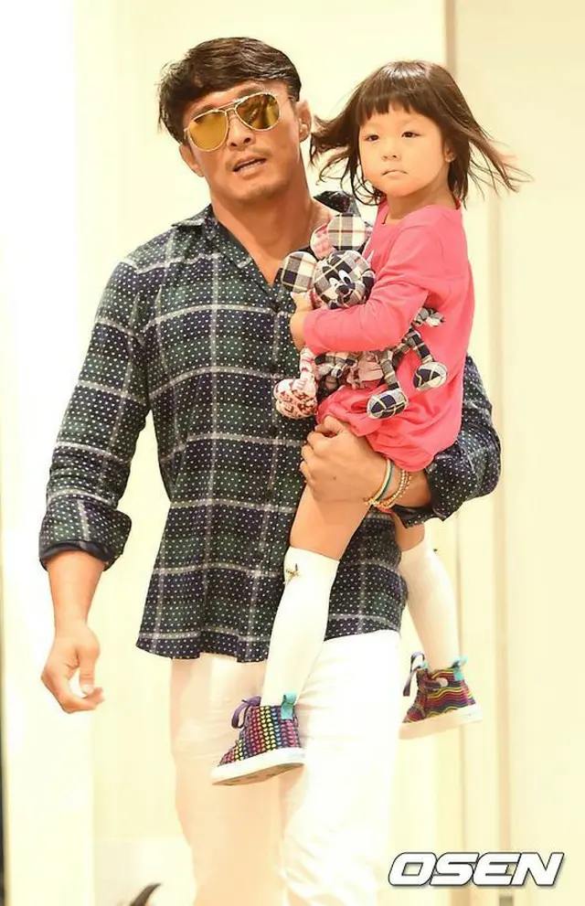 秋山成勲＆サランちゃん父子、「スーパーマンが帰ってきた」4周年特集に出演へ（提供:OSEN）