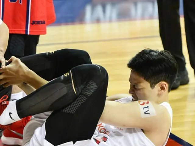 ＜バスケ＞SKキム・ソンヒョン、右足首のじん帯破裂で手術＝韓国（提供:OSEN）