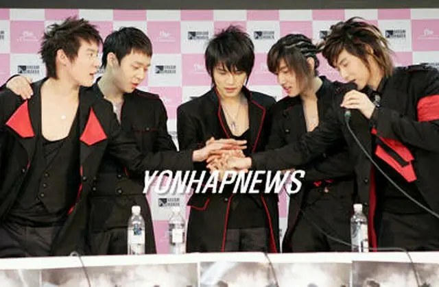 ダンスグループ東方神起＝23日、ソウル（聯合）