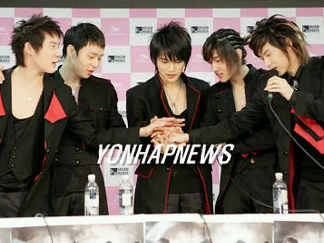 ダンスグループ東方神起＝23日、ソウル（聯合）
