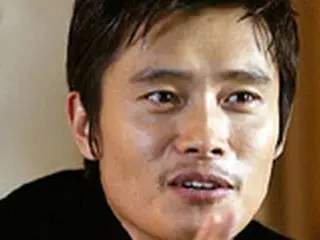 パク・チャヌク監督「イ・ビョンホンは一時期、映画キャスティングを避けられていた俳優」