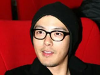 “兵役免除”パク・ヨンハ　映画試写会に出席し注目集め