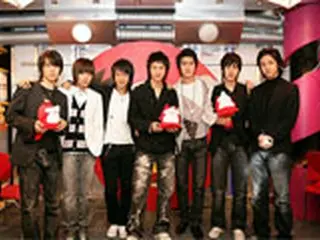 Super Junior　中国訪問で空港にファンが殺到