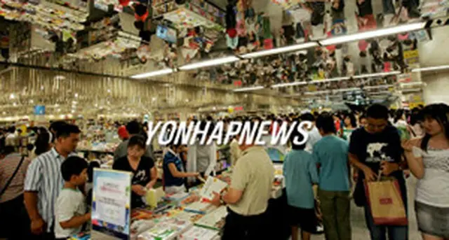 書店を訪れる人は多いけど…＝（聯合）