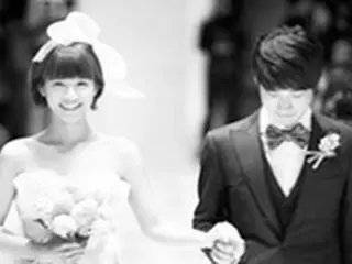 TABLO（EPIK HIGH）－女優カン・ヘジョン、結婚8周年迎える