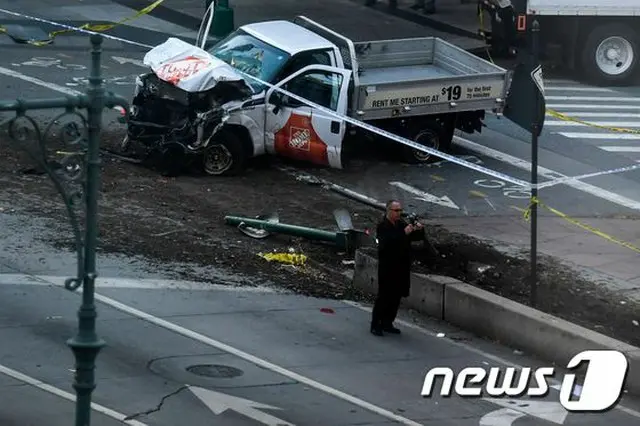 米ニューヨーク・マンハッタン南部でトラックが自転車専用レーンに突っ込む事故が発生した中、韓国外交部は1日、韓国人の被害はないと明らかにした。