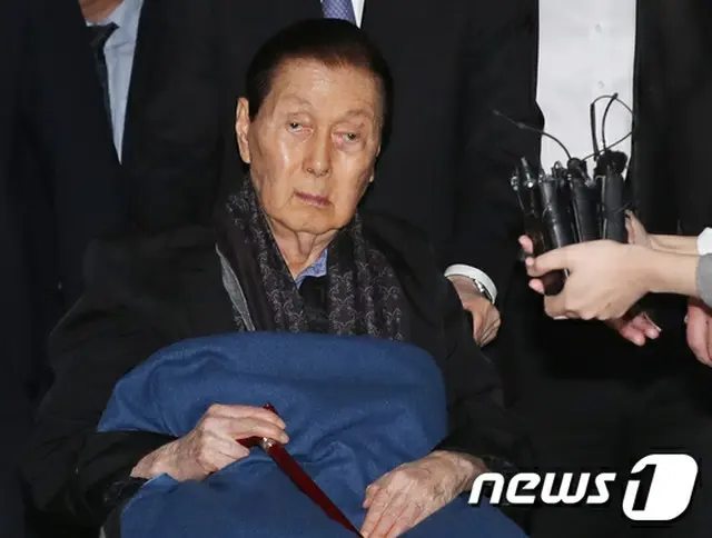 検察、ロッテ創業者に懲役10年・罰金3000億ウォン（約306億円）を求刑＝韓国