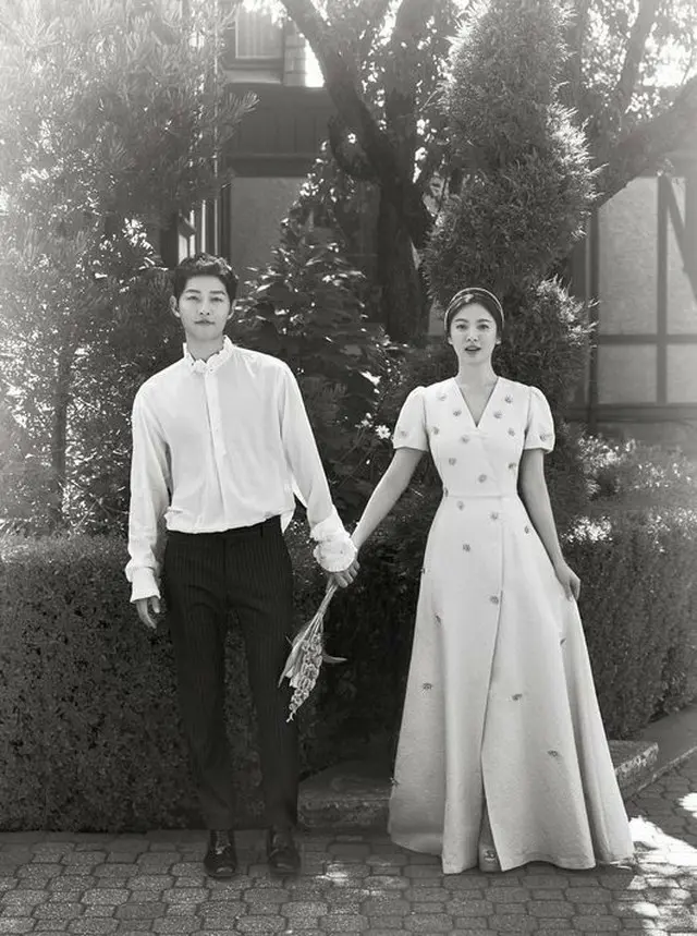 韓国俳優ソン・ジュンギ（32）－ソン・ヘギョ（35）夫妻が本日（2日）、ハネムーンに発った。（提供:OSEN）