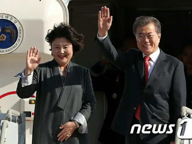 2泊3日のインドネシア訪問日程を終えた韓国の文在寅（ムン・ジェイン）大統領は10日午前、APEC（アジア太平洋経済協力）首脳会議出席のため、ベトナムのダナンに移動する。