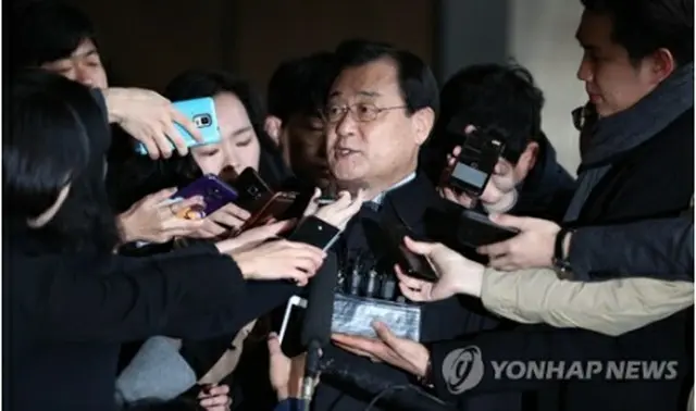 １３日、取り調べを受けるため検察に出頭した李丙ギ氏＝（聯合ニュース）