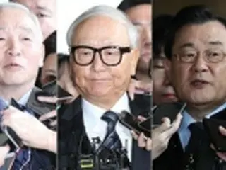 朴政権への裏金上納疑惑　情報機関元トップ２人の逮捕状請求＝韓国