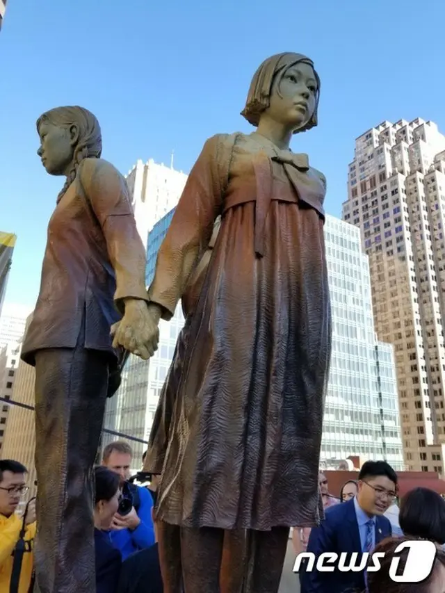 去る23日、日本・大阪市は米サンフランシスコが慰安婦像と碑文の受け入れを承認すると、姉妹都市関係を解消するとの意向を明らかにした。