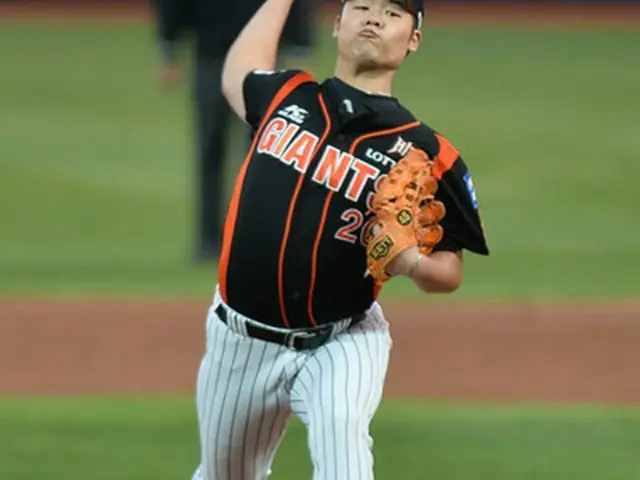 八百長（勝負操作）容疑で裁判に移された右腕投手イ・ソンミン（27）に懲役刑が言い渡された。