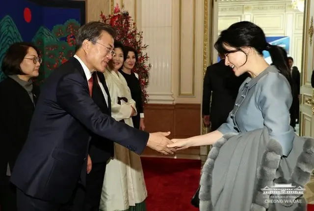 韓国女優イ・ヨンエが青瓦台（大統領府）の国賓晩餐に出席した。