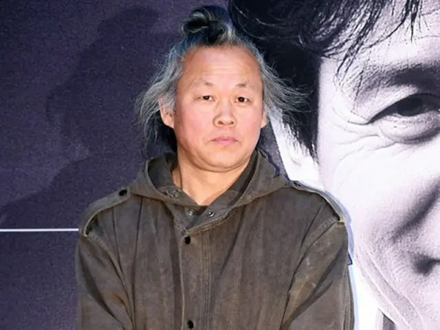 韓国の映画監督キム・ギドク（56）が最近、撮影現場での暴行容疑で検察調査を受けた。しかし、告訴人である女優A氏とは相反する立場を見せている。