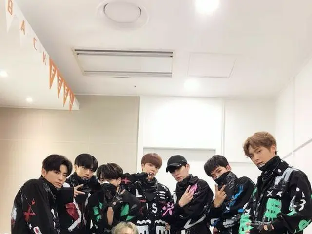 「100%」ロクヒョンが「THE UNIT」の「Monster」組メンバーと撮った写真を公開した。（提供:OSEN）