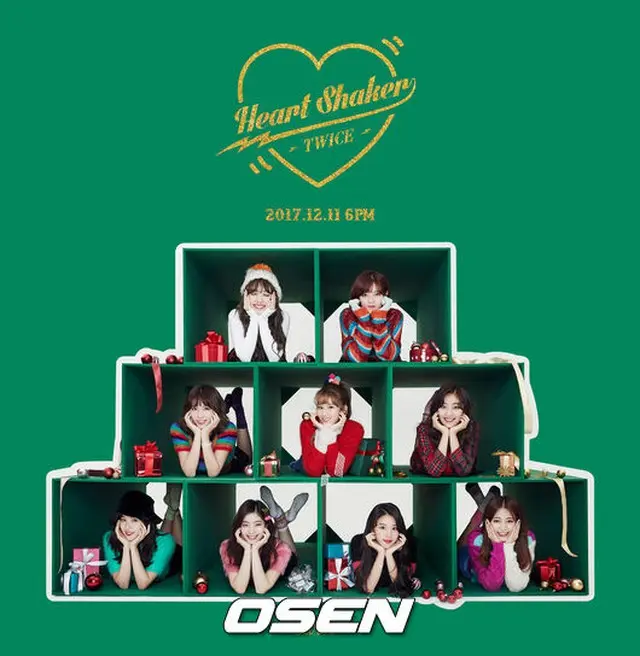 韓国ガールズグループ「TWICE」の「KNOCK KNOCK」ミュージックビデオ（MV）がYouTube選定「2017最高人気ミュージックビデオ（韓国）国内部門」で1位に輝いた。（提供:OSEN）