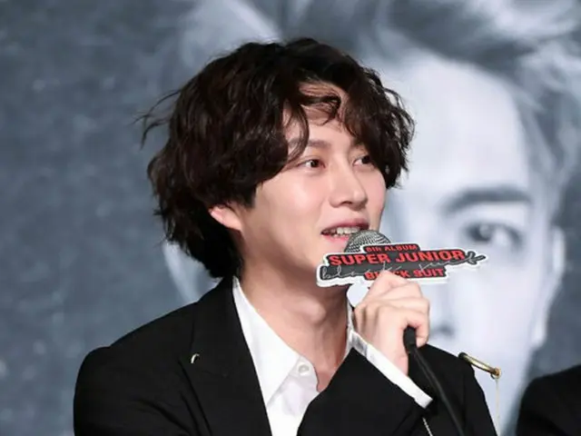 韓国ボーイズグループ「SUPER JUNIOR」メンバーのヒチョルが、新曲「Charm of Life」の歌詞で“女性嫌悪”騒動に巻き込まれた。（提供:OSEN）