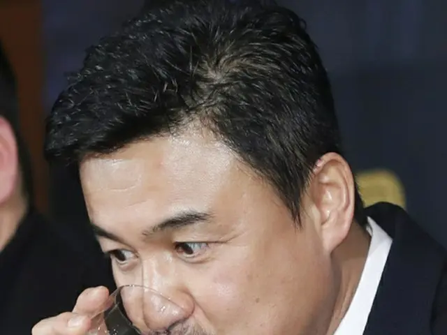 韓国俳優パク・チュンフン（53）が演技復帰後の負担感に苦痛だと打ち明けた。