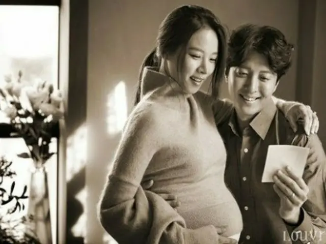 韓国俳優イ・ドンゴン（37）＆チョ・ユンヒ（35）夫妻に第1子となる女児が誕生した。（提供:OSEN）