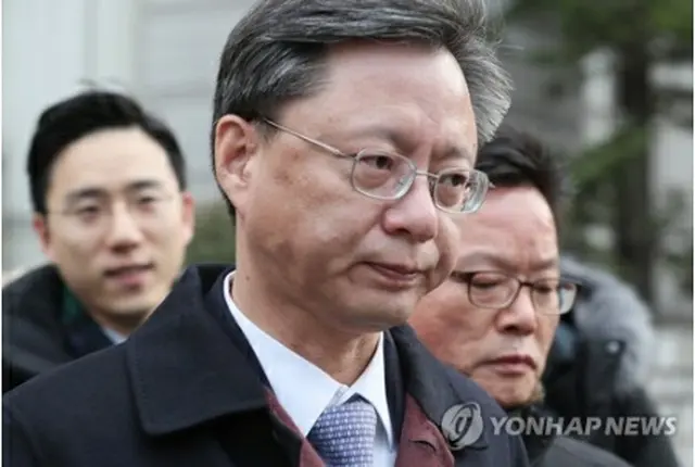 １４日、裁判所の令状発付に関する審査を終えた禹氏＝（聯合ニュース）