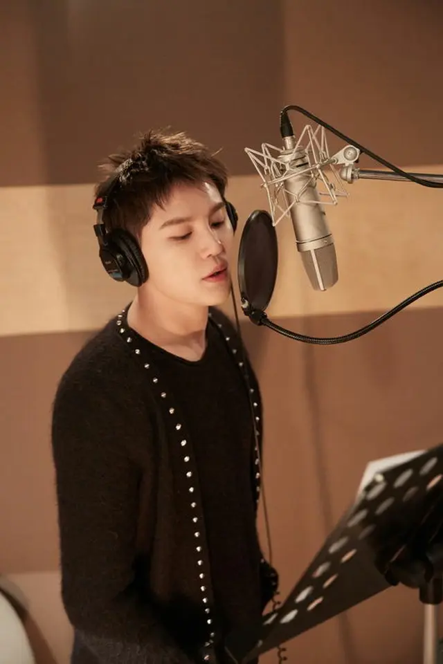 韓国ボーイズグループ「JYJ」メンバーのジュンスと歌手イム・チャンジョンのデュエット曲「We were..」が熱い反応を得ている。（提供:OSEN）