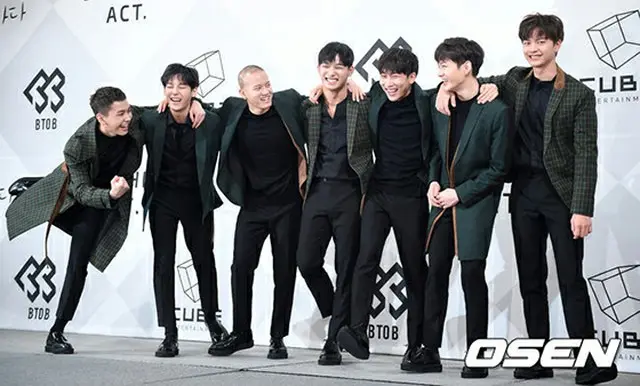 人気アイドルグループ「BTOB」が、「恋しがる」で音楽放送7冠を達成したことについて語り、ファンに感謝した。（写真提供:OSEN)