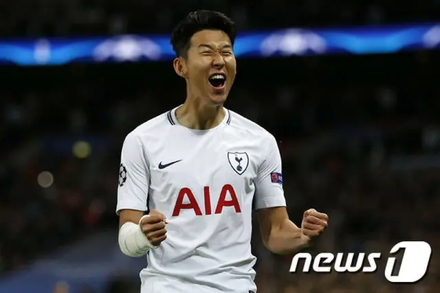 韓国出身のサッカー選手ソン・フンミン（25、トッテナム・ホットスパー）が英国のサッカー専門家イアン・デニス氏が選定した2017年イングランド・プレミアリーグ“ベスト11”に名を挙げた。