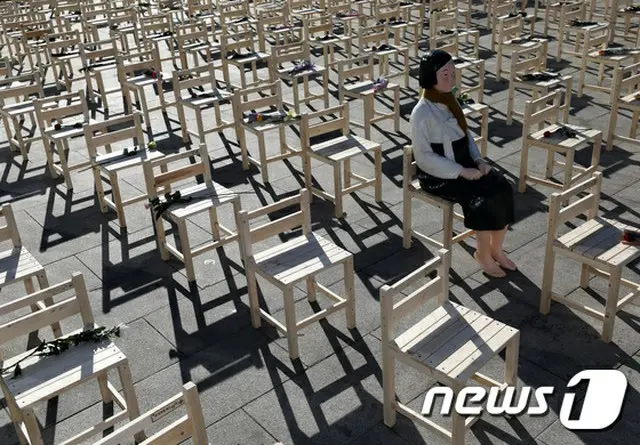 日本メディアは韓国外交部のタスク・フォース（TF）の27日、「日韓慰安婦合意」の検証結果発表について、韓国の前政権、すなわち朴槿恵（パク・クネ）政権の対応を批判したものという反応を見せた。