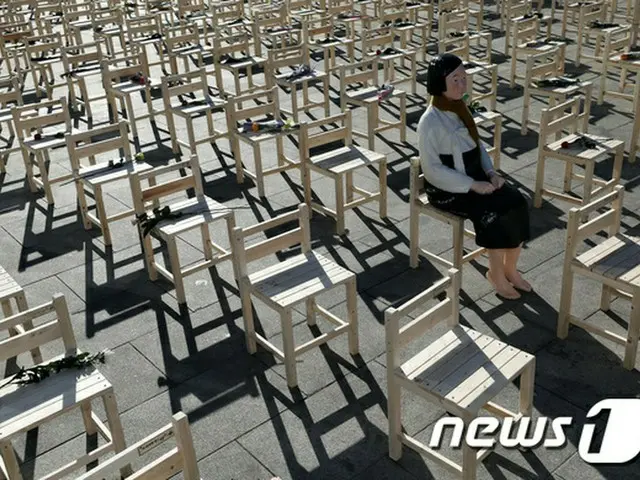 日本メディアは韓国外交部のタスク・フォース（TF）の27日、「日韓慰安婦合意」の検証結果発表について、韓国の前政権、すなわち朴槿恵（パク・クネ）政権の対応を批判したものという反応を見せた。