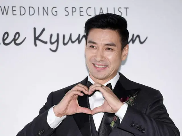 俳優シン・ソンウ、妻が妊娠＝来年パパに！