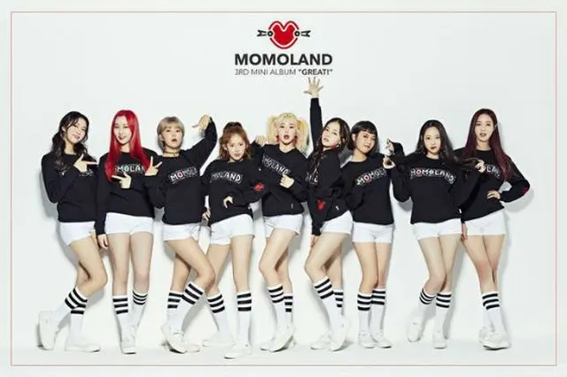 「MOMOLAND」の新曲「BBoom BBoom」が英国、フランス、米国、日本で爆発的な人気を呼んでいる。(提供:OSEN）