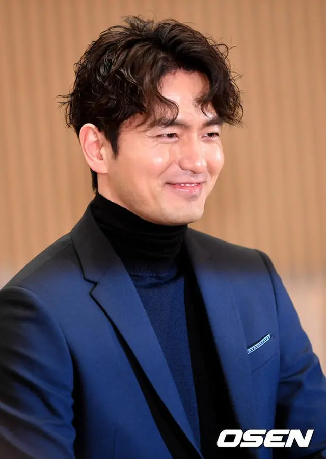 韓国俳優イ・ジヌク（36）が“性的暴行スキャンダル”に関連し謝罪した。