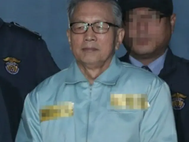 控訴審で実刑判決を受けた金淇春被告＝２３日、ソウル（聯合ニュース）