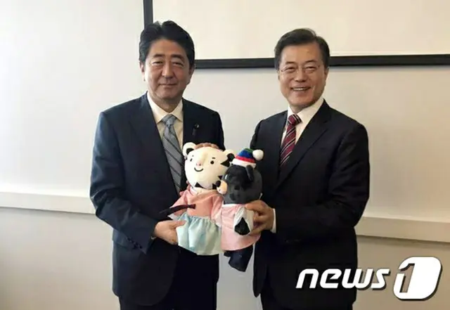 大統領府、安倍首相の平昌冬季五輪開幕式出席を歓迎…未来関係を緊密に協力＝韓国