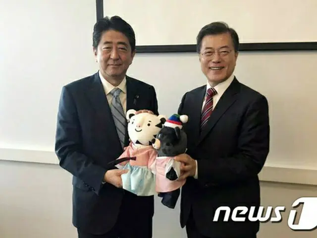 大統領府、安倍首相の平昌冬季五輪開幕式出席を歓迎…未来関係を緊密に協力＝韓国