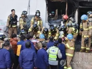 病院火災で院長ら会見「申し訳ない」　消防は死者を３７人に訂正＝韓国