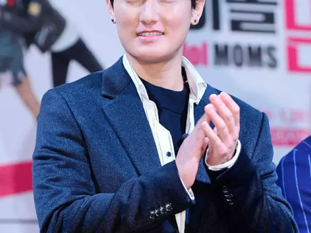 「idol MOMS」のMC兼アドバイザーのKANGTA（38）がグループ「H.O.T.」の再結成について言及した。