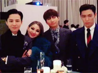 “兵役中”T.O.P（BIGBANG）、SOL＆ミン・ヒョリンの結婚式に出席…公開された写真が話題