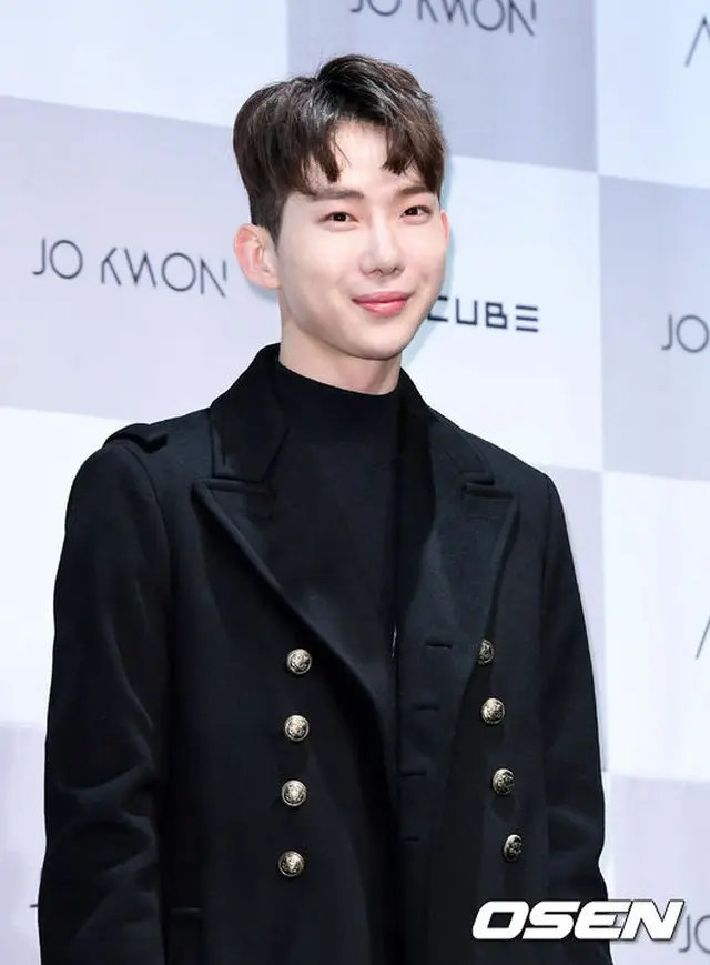 大学院卒業問題で騒動になった韓国歌手チョ・グォン（2AM）側が、公式コメントを発表した。（提供:OSEN）