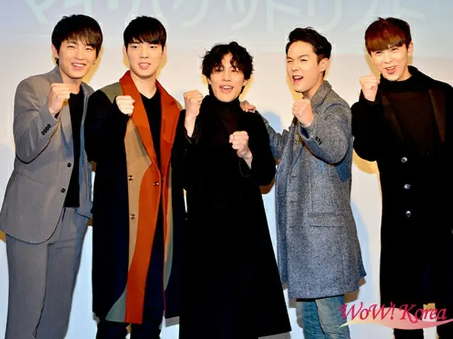 左からミンス、キム・ヨンソク（CROSS GENE）、キム・ナムホ、インジュン、テウン（SNUPER）