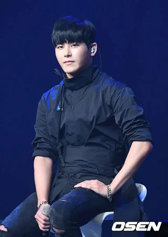 韓国アイドルグループ「INFINITE」を脱退し、俳優として活動中のイ・ホウォン（26、ホヤ）が3月に新曲を発表し、ソロデビューを飾る。