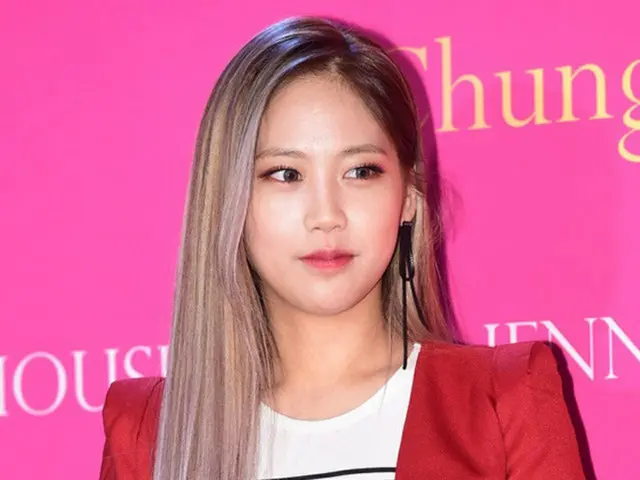 “女性ラッパー”ユク・チダム、カン・ダニエル主人公の小説内容を置いて「Wanna One」ファンと舌戦中