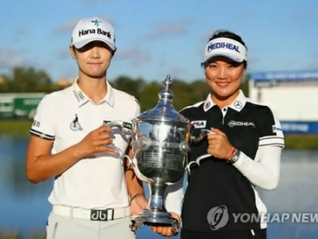 柳簫然（右）と朴城ヒョン（資料写真、米女子プロゴルフ協会提供）＝（聯合ニュース）
