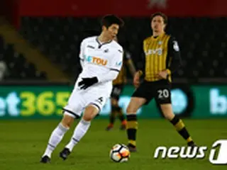 ＜サッカー＞スウォンジー監督、キ・ソンヨンに言及 「とても良い選手、再契約の権限は自分にない」
