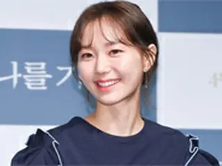 女優イ・ユヨン、“恋人”故キム・ジュヒョクを言及「変わらず恋しい」